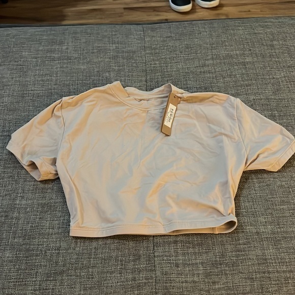 Skims Fits Everybody Super Cropped T-Shirt - Picture 4 of 5